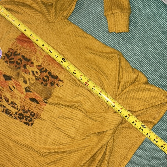 Super Soft Blessed Shirt in Mustard Yellow, M NEW 🎉 - Picture 10 of 10